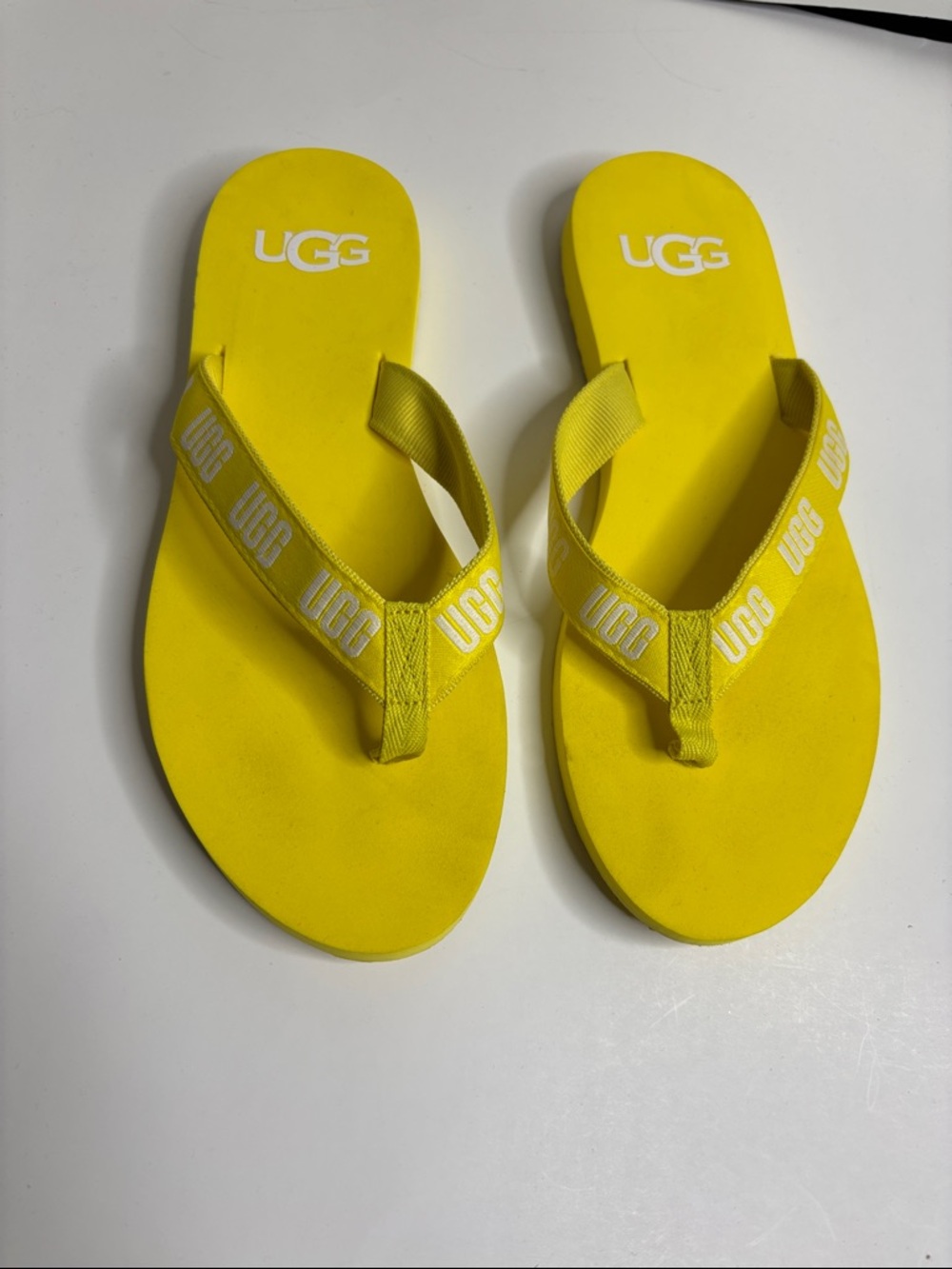 UGG size 10 Bright Yellow Logo Flip Flop Sandals